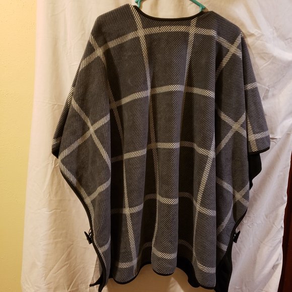 INVENTORY REDUCTION Serra Black/Grey Cape Wrap One Size - Picture 2 of 3